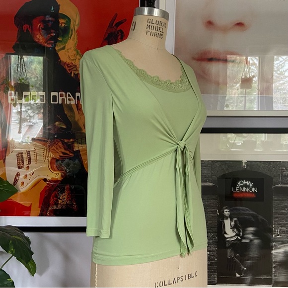 Green top - Picture 3 of 4